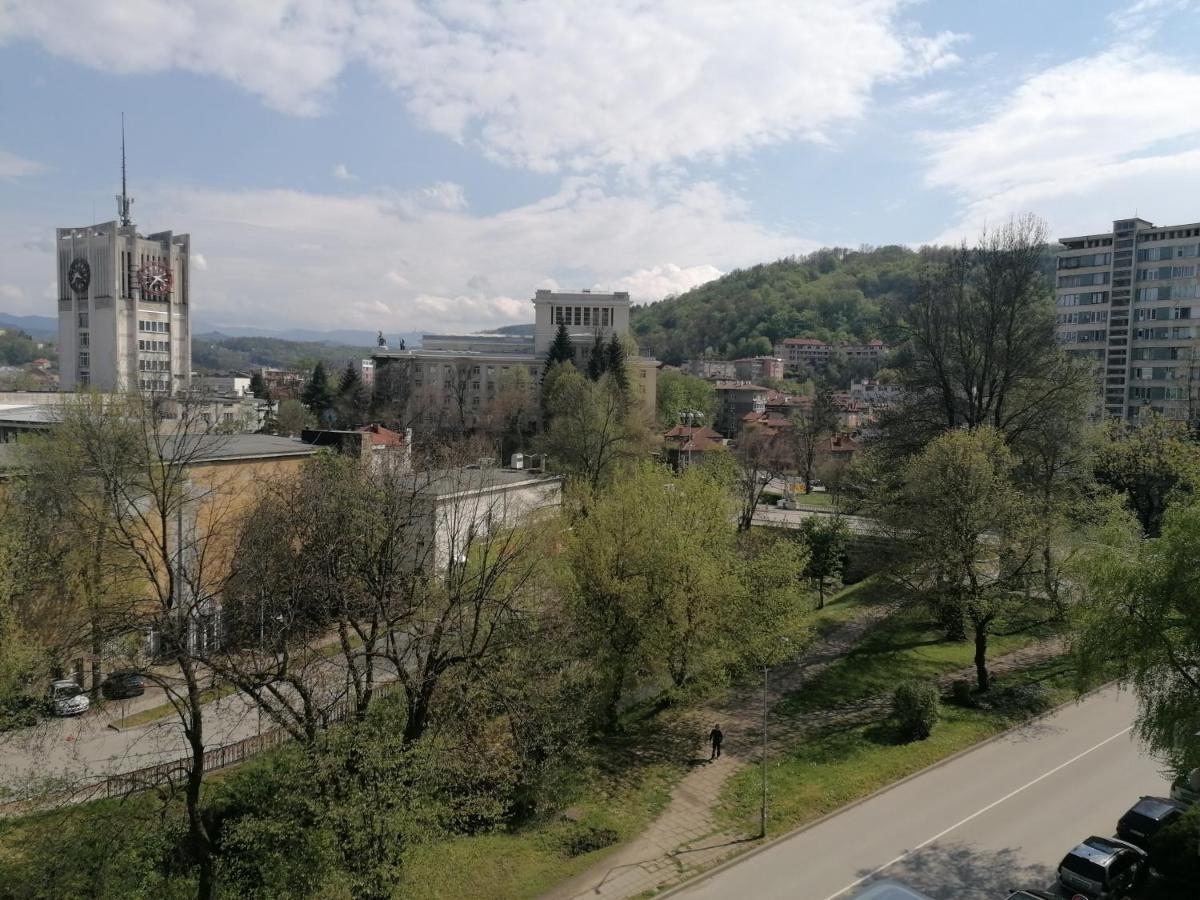 Апартамент Фея - Топ Център, Безплатно Паркомясто Gabrovo Bagian luar foto